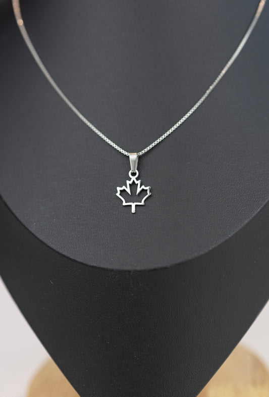 Openwork Maple Leaf Chain